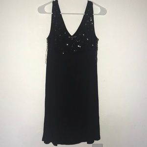 Size M black dress